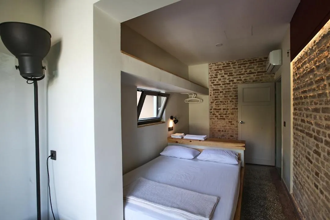 Flaneur Hostel Αττάλεια